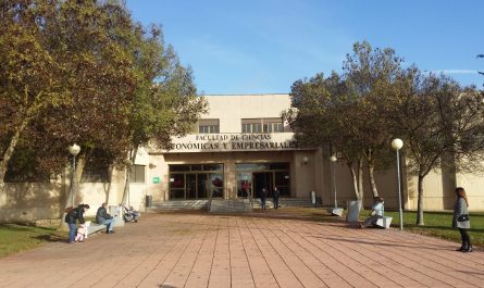 Nota informativa Tribunal oposición laboral Educador/a sobre acceso campus Badajoz